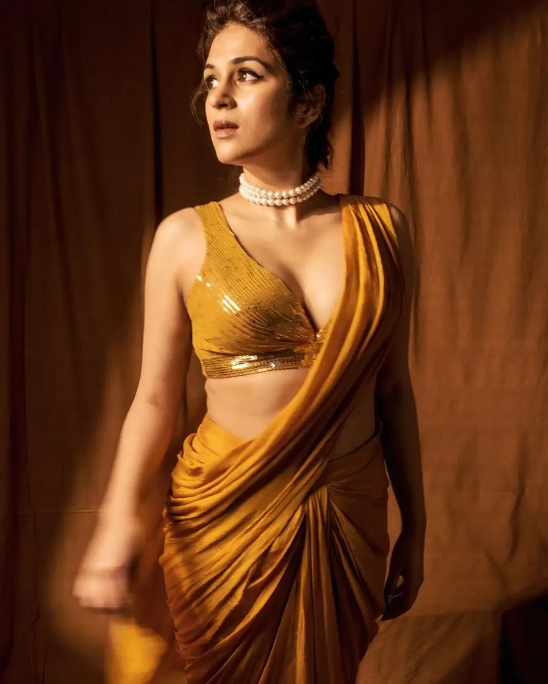 BEAUTIFUL INDIAN ACTRESS SHRADDHA DAS IN YELLOW SAREE 3